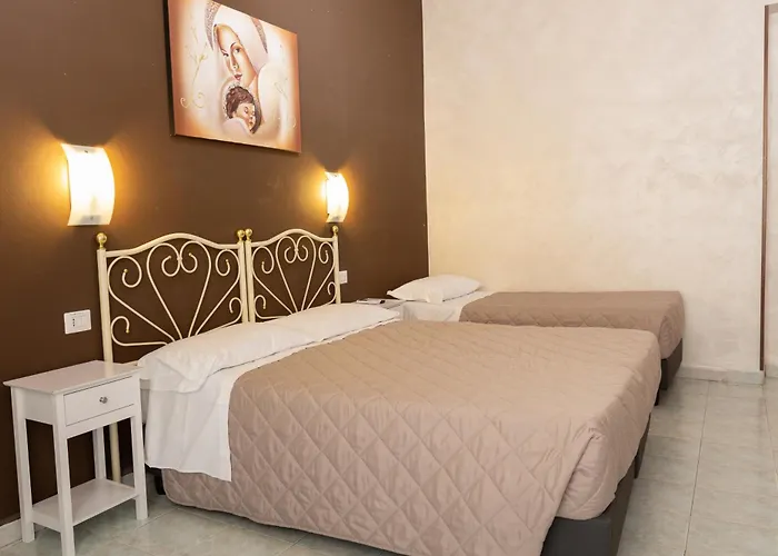 Giugiu Otel *
